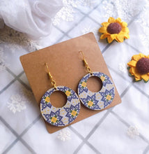 Load image into Gallery viewer, Handmade Wooden Earing
