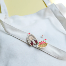 Load image into Gallery viewer, Isaac Newton Wooden Pin