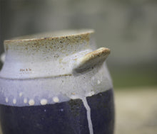 Load image into Gallery viewer, Ceramic Pot White Blue
