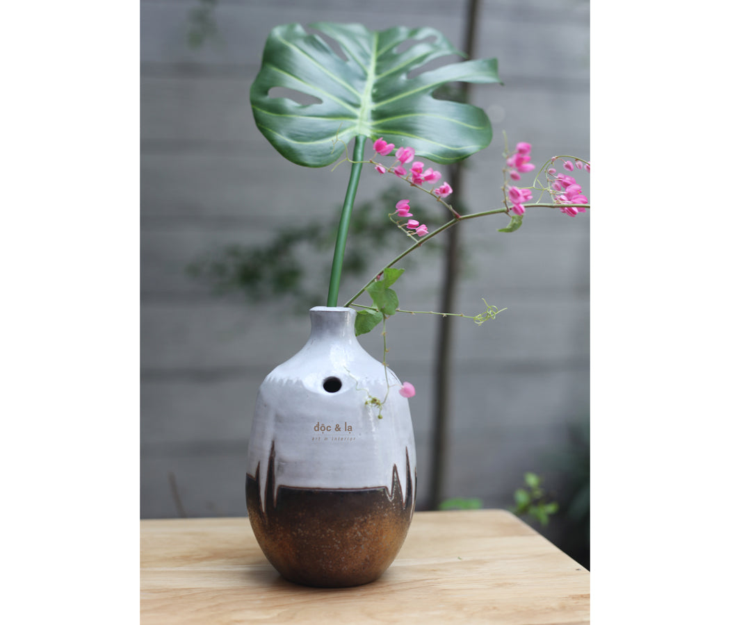 Vase White Brown