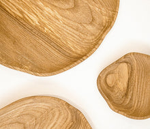 Load image into Gallery viewer, Round Wooden Plate Set of 3
