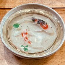 Load image into Gallery viewer, 2 3D Fish Resin in Ceramic Bowl
